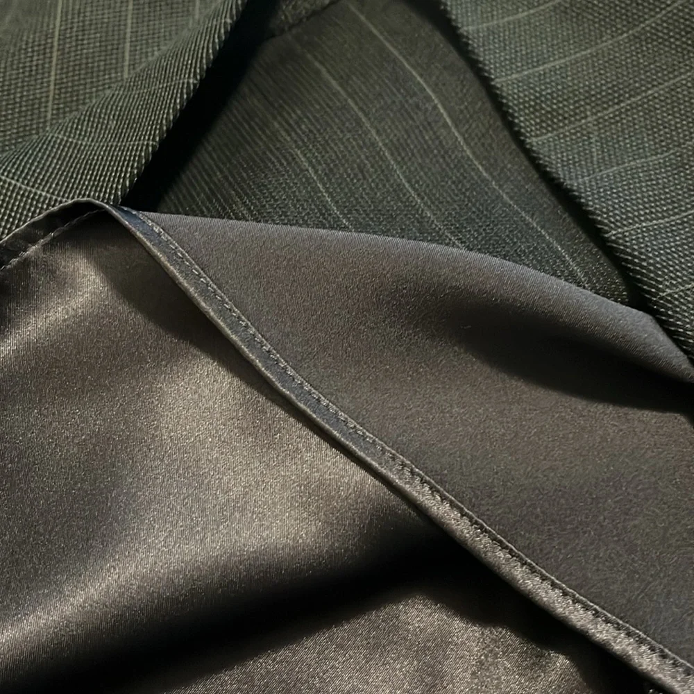 ARMANI Collezioni virgin wool black pinstripe skirt size 12 like new vintage - Picture 4 of 9